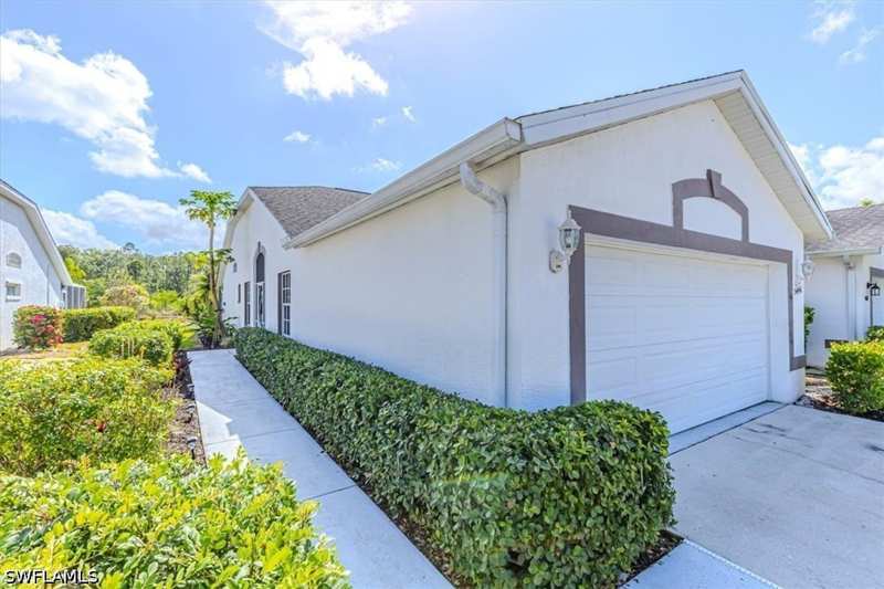 3 bedroom Attached at 5446 Whitten Dr 19, Villas Of Whittenberg, Naples — photo 1