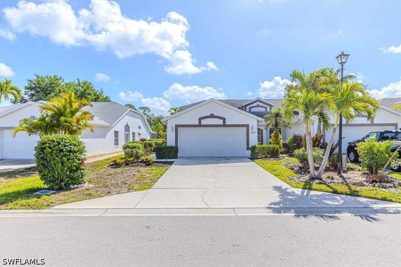 3 bedroom Attached at 5446 Whitten Dr 19, Villas Of Whittenberg, Naples — photo 2