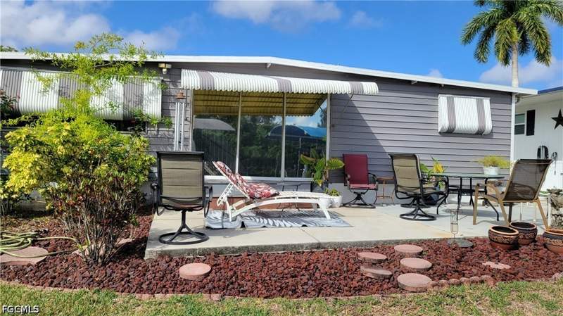 2 bedroom ManufacturedHome at 91 Sun Cir, Orange Harbor Mobile Home Park, Fort Myers — photo 4