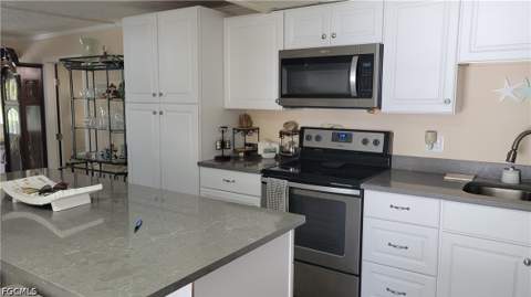 91 Sun Cir, Fort Myers FL - photo 6 of 18