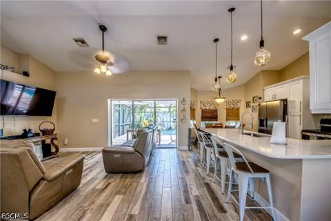 2613 SW 7th Pl, Cape Coral FL - photo 12 of 44