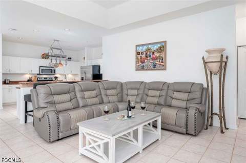 4005 SW 17th Pl, Cape Coral FL - photo 12 of 36