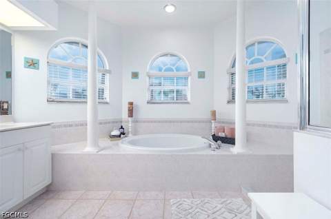 4005 SW 17th Pl, Cape Coral FL - photo 17 of 36