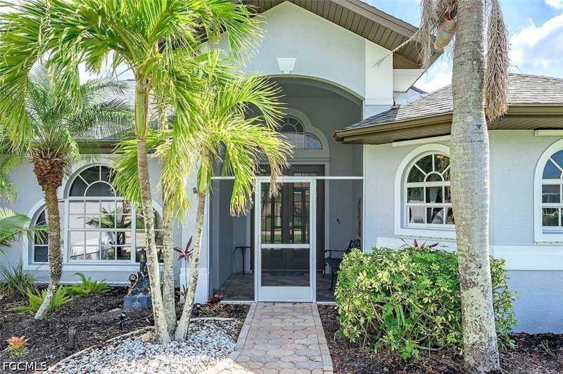 3 bedroom SingleFamilyResidence at 4005 SW 17th Pl, Cape Coral, Cape Coral — photo 2