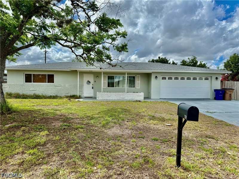 3 bedroom SingleFamilyResidence at 720 Shadyside St, Willow Lake South, Lehigh Acres — photo 1