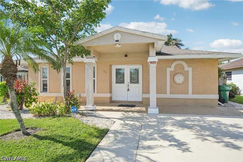5 bedroom SingleFamilyResidence at 770 93rd Ave N, Naples Park, Naples — photo 1