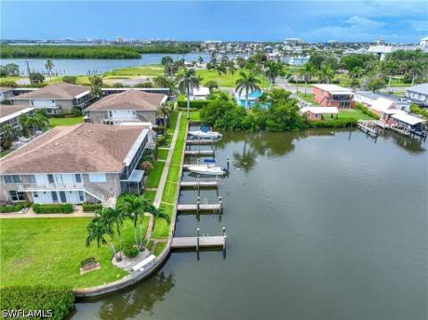 330 Kon Tiki Dr C7, Naples FL - photo 6 of 35