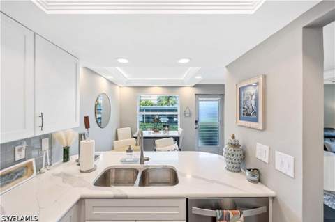 330 Kon Tiki Dr C7, Naples FL - photo 9 of 35