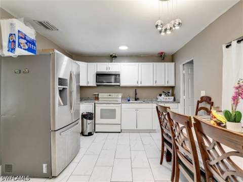 1132 River Rd, North Fort Myers FL - photo 9 of 32
