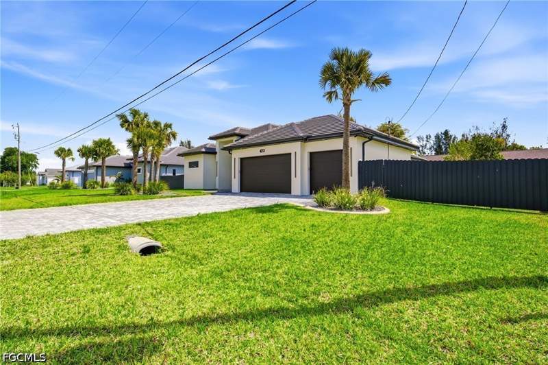4 bedroom SingleFamilyResidence at 423 SW 19th Ave, Cape Coral, Cape Coral — photo 3