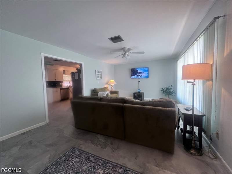3 bedroom SingleFamilyResidence at 726 Sabur Ct, Cape Coral, Cape Coral — photo 4