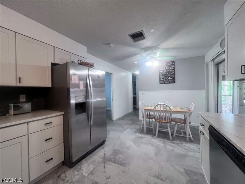 3 bedroom SingleFamilyResidence at 726 Sabur Ct, Cape Coral, Cape Coral — photo 5