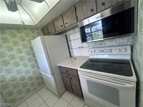 2210 Gardenia Way, Lehigh Acres FL - photo 7 of 35