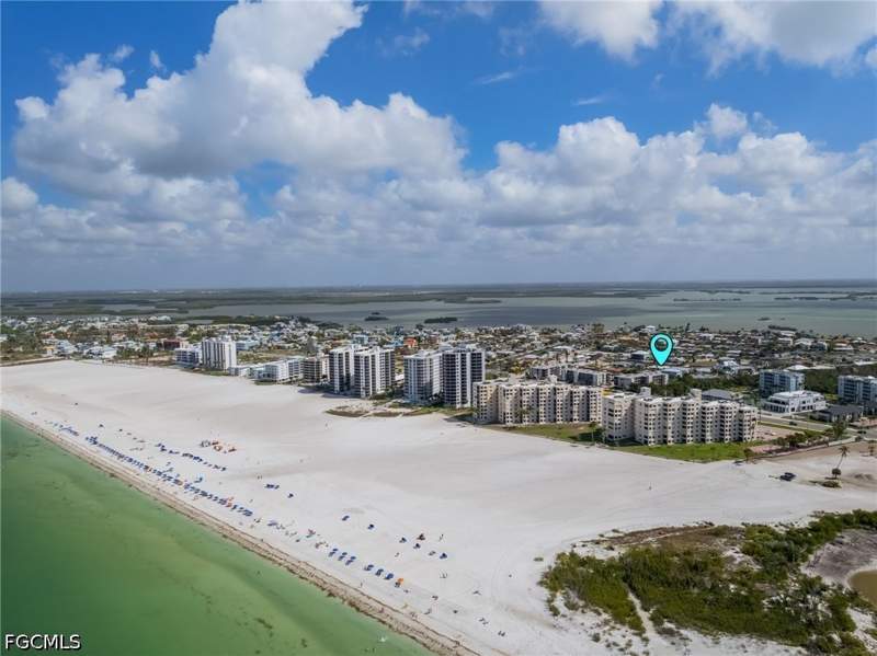 3 bedroom SingleFamilyResidence at 9 Fairview Blvd, Fairview Isles, Fort Myers Beach — photo 3