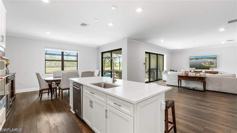 5 bedroom SingleFamilyResidence at 10428 Ventana Ln, Ventana Pointe, Naples — photo 3