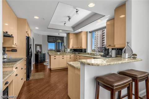 425 Cove Tower Dr 504, Naples FL - photo 16 of 41