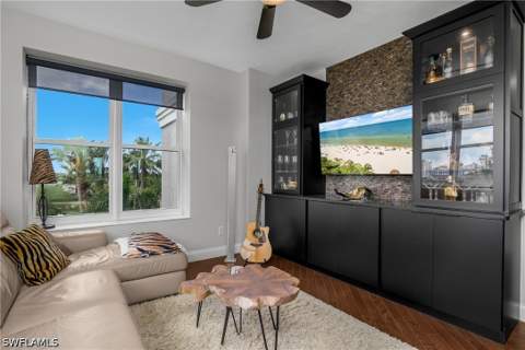 425 Cove Tower Dr 504, Naples FL - photo 17 of 41