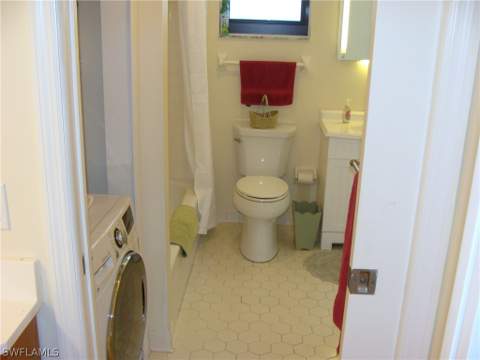 807 River Point Dr 201D, Naples FL - photo 19 of 31