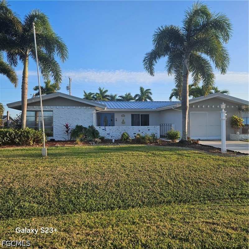 2 bedroom SingleFamilyResidence at 234 SE 44th St, Cape Coral, Cape Coral — photo 1