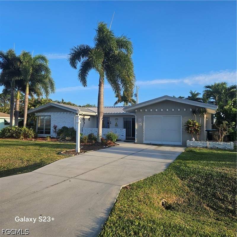 2 bedroom SingleFamilyResidence at 234 SE 44th St, Cape Coral, Cape Coral — photo 2