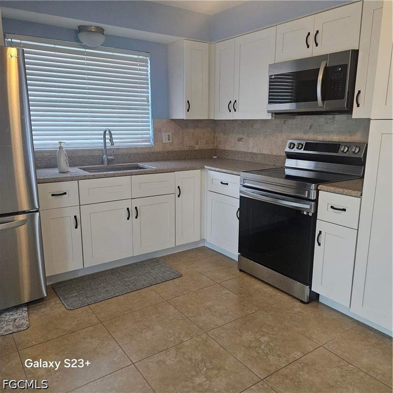 2 bedroom SingleFamilyResidence at 234 SE 44th St, Cape Coral, Cape Coral — photo 5