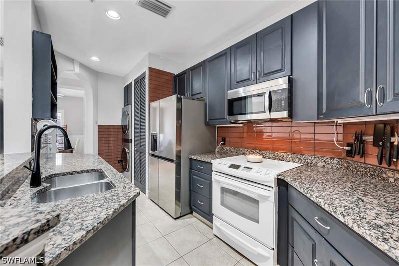 2 bedroom Condominium at 1415 Sweetwater Cv 102, Sweetwater Bay, Naples — photo 3