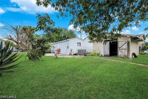 106 Moon Bay St, Naples FL - photo 23 of 25