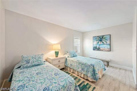 2850 Gulf Shore Blvd N 102, Naples FL - photo 16 of 27
