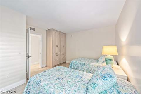 2850 Gulf Shore Blvd N 102, Naples FL - photo 17 of 27