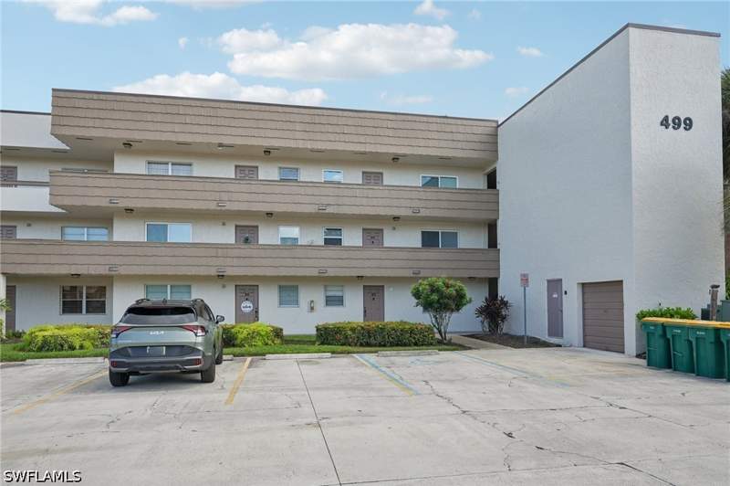 2 bedroom Condominium at 499 Forest Lakes Blvd 305, Forest Lakes Golf And Tennis Club, Naples — photo 2