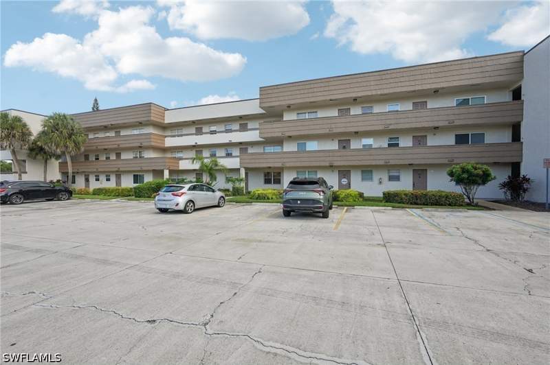 2 bedroom Condominium at 499 Forest Lakes Blvd 305, Forest Lakes Golf And Tennis Club, Naples — photo 3