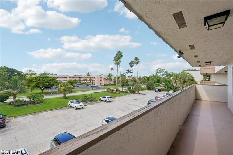 2 bedroom Condominium at 499 Forest Lakes Blvd 305, Forest Lakes Golf And Tennis Club, Naples — photo 5