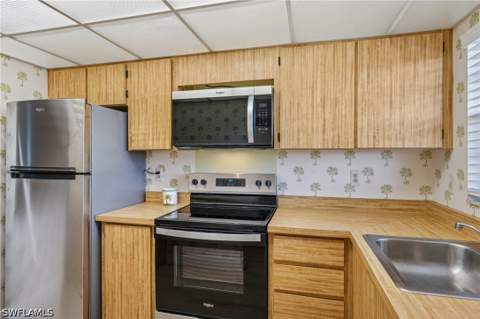499 Forest Lakes Blvd 305, Naples FL - photo 8 of 30