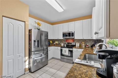 7005 Romana Way 1701, Naples FL - photo 13 of 41
