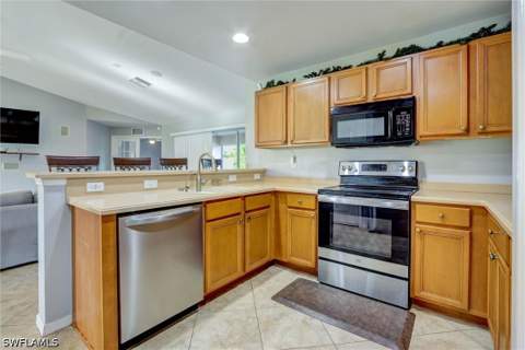 314 Rand Ave, Lehigh Acres FL - photo 11 of 36