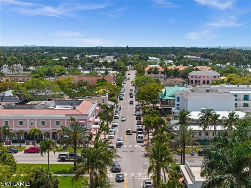 2 bedroom Condominium at 1021 3rd St S 112, Town Manor, Naples — photo 3