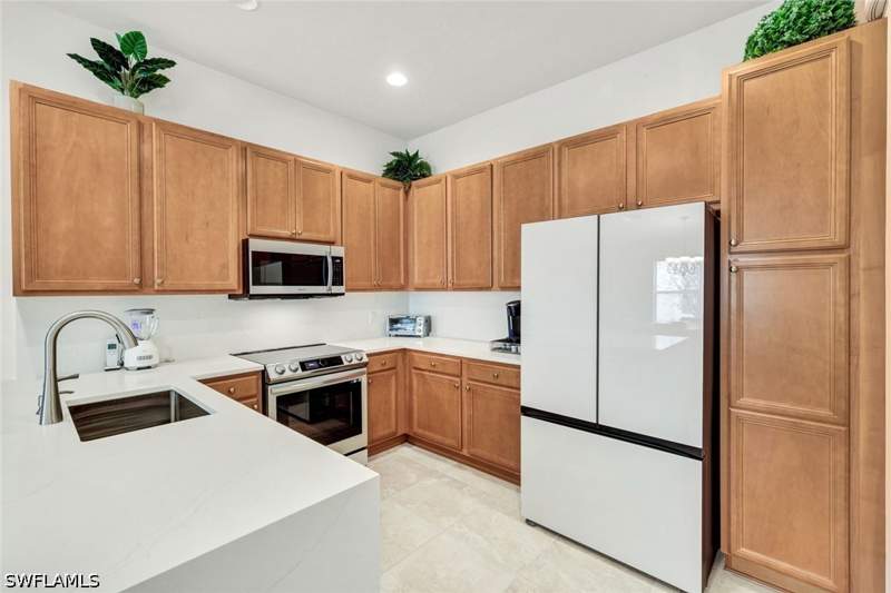 3 bedroom Attached at 28729 Xenon WAY, VILLAGE WALK OF BONITA SPRINGS, Bonita Springs — photo 4