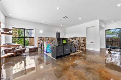 1561 Lynwood Ave, Fort Myers FL - photo 17 of 30