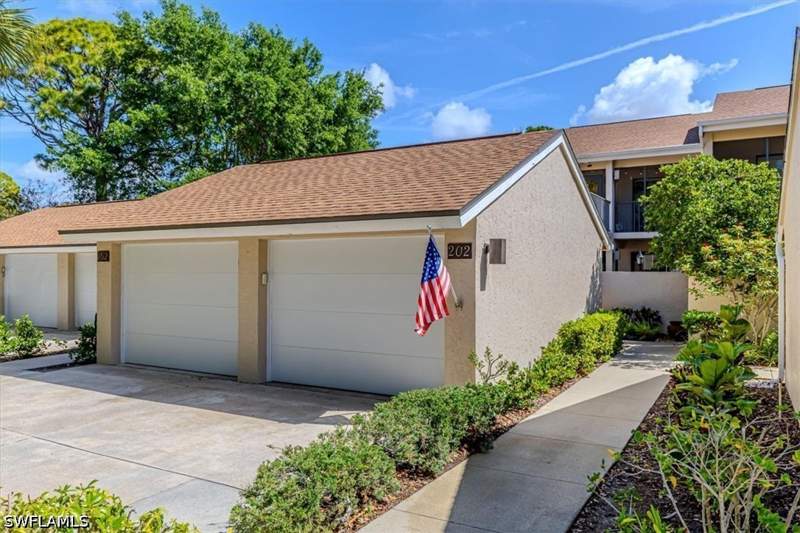 2 bedroom Condominium at 15450 Cedarwood Ln 202, Sandy Pines, Naples — photo 4