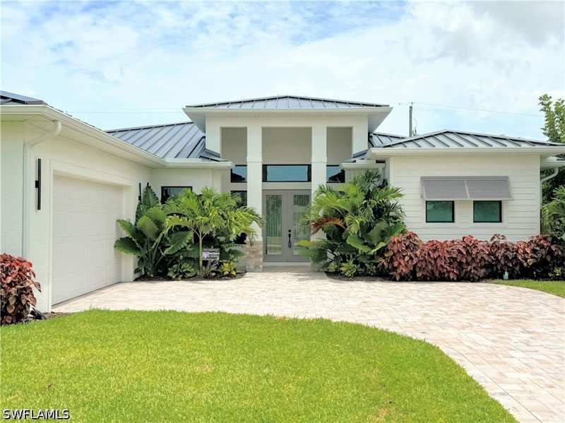 4 bedroom SingleFamilyResidence at 1257 22nd Ave N, Lakewood Park, Naples — photo 1