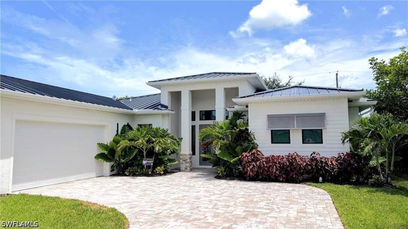4 bedroom SingleFamilyResidence at 1257 22nd Ave N, Lakewood Park, Naples — photo 2
