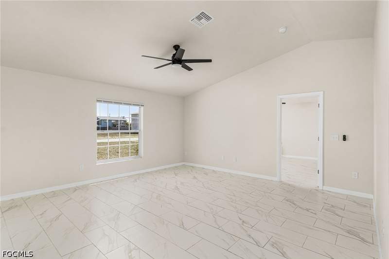 3 bedroom SingleFamilyResidence at 923 NE 1st Ave, Cape Coral, Cape Coral — photo 5