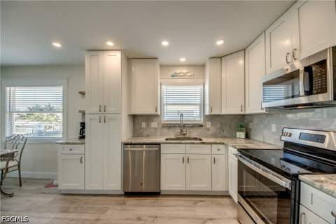 2360 Oleander St, St James City FL - photo 15 of 34