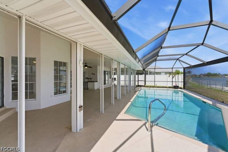 3 bedroom SingleFamilyResidence at 837 SW 2nd Ave, Cape Coral, Cape Coral — photo 3