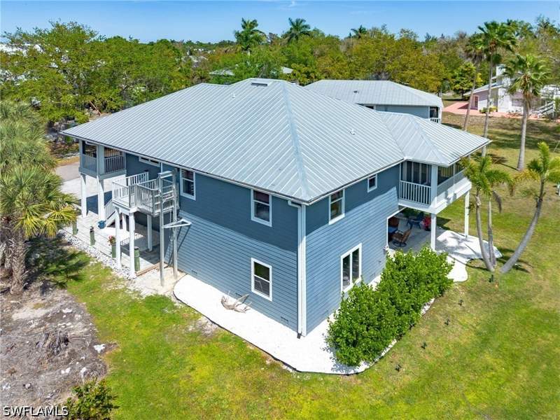 3 bedroom SingleFamilyResidence at 7655 Myrsine Cir, Pine Island, Bokeelia — photo 3