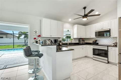 2118 SW 12th Ter, Cape Coral FL - photo 10 of 37