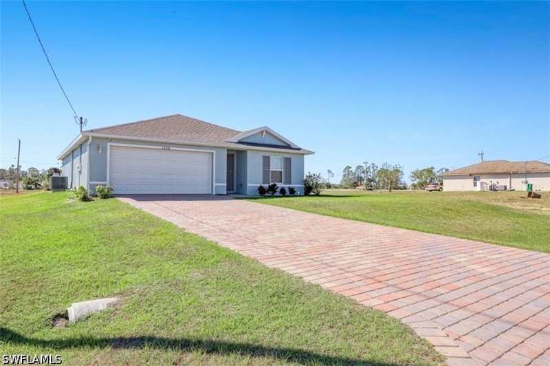 3 bedroom SingleFamilyResidence at 1634 NE 34th St, Cape Coral, Cape Coral — photo 1