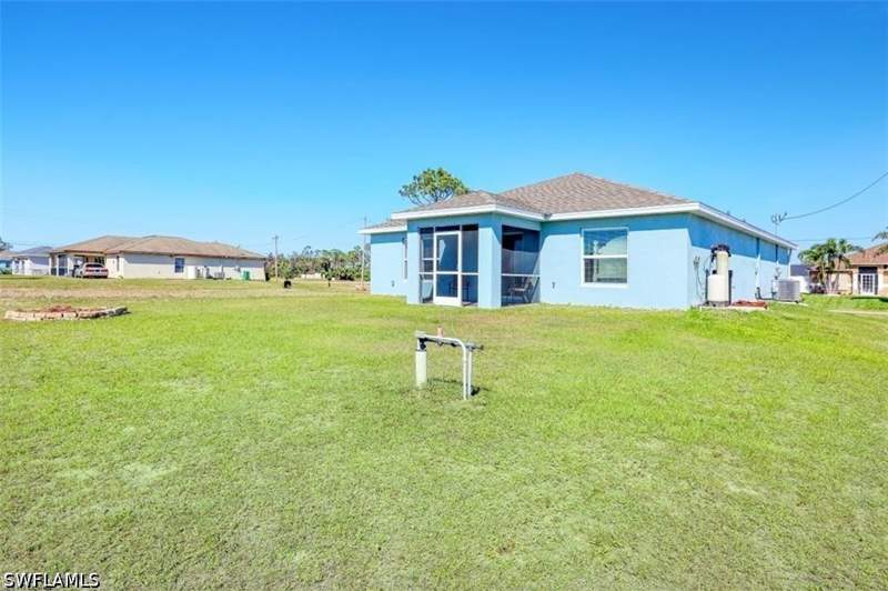 3 bedroom SingleFamilyResidence at 1634 NE 34th St, Cape Coral, Cape Coral — photo 3