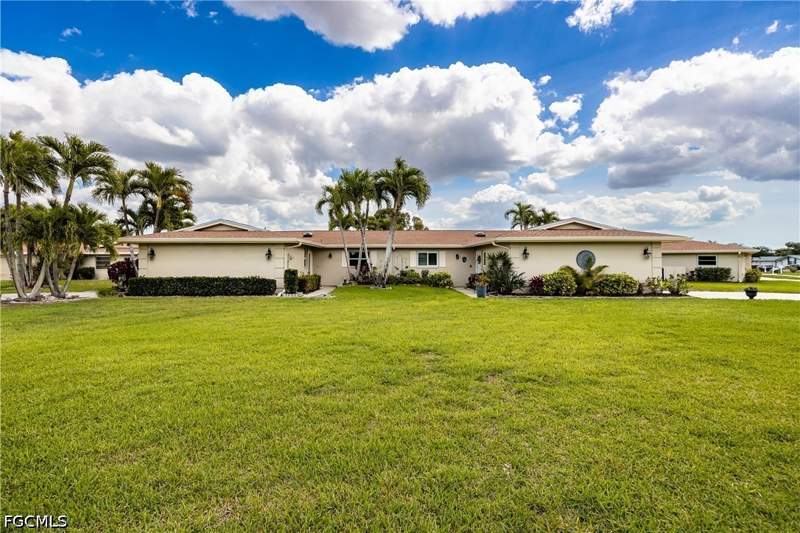 2 bedroom Attached at 1460 Tredegar Dr, Whiskey Creek Village Green, Fort Myers — photo 4