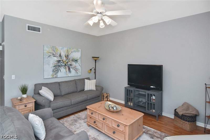 2 bedroom Condominium at 8076 Queen Palm Ln 412, Terrace, Fort Myers — photo 4